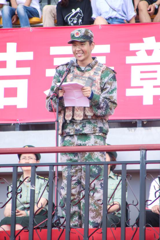 发言学生